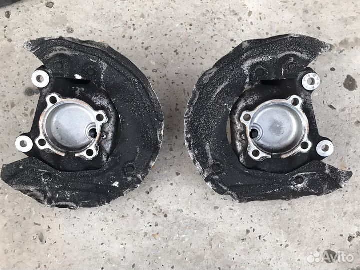 Передний поворотный кулак Bmw E90 E87