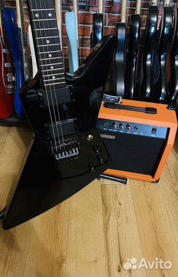 Электрогитара Explorer Black + Комбик 15 ват