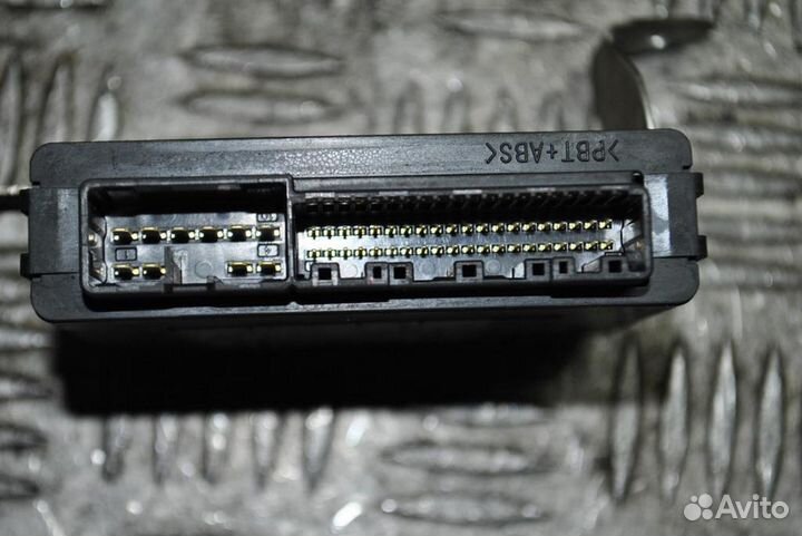 Блок управления Toyota Land Cruiser 200