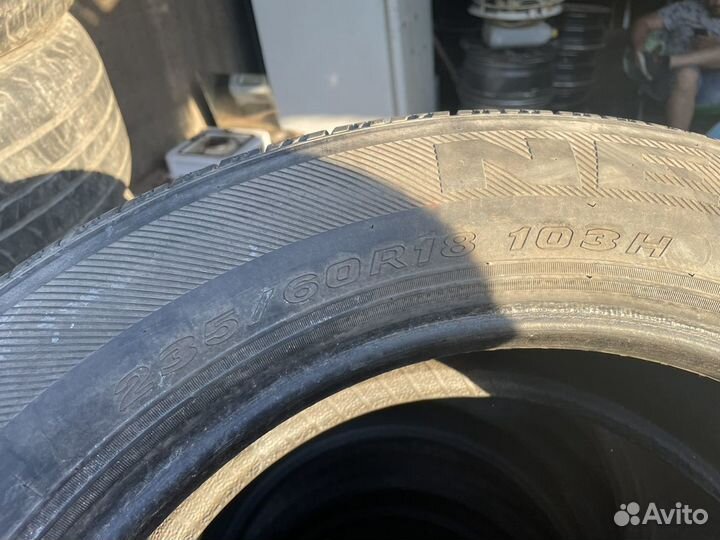 Nexen Roadian 571 235/60 R18