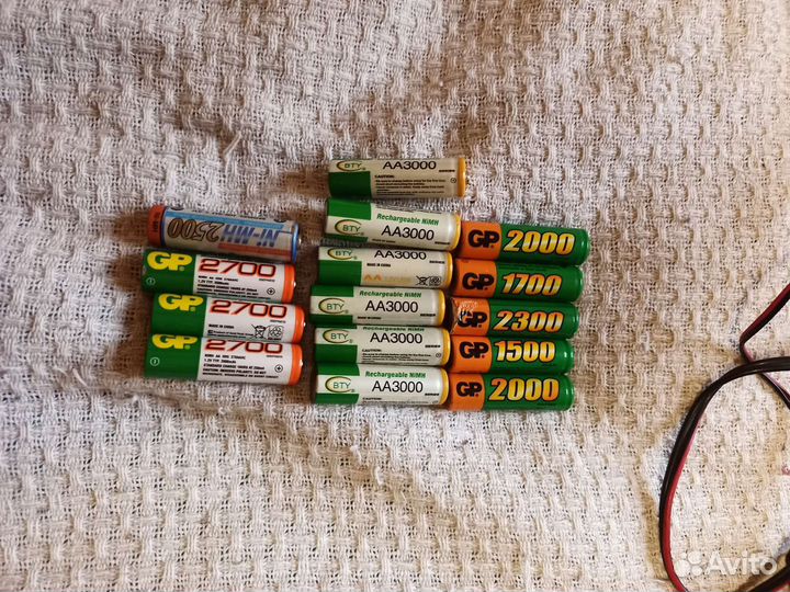 15 аккумуляторов и зарядное устройство