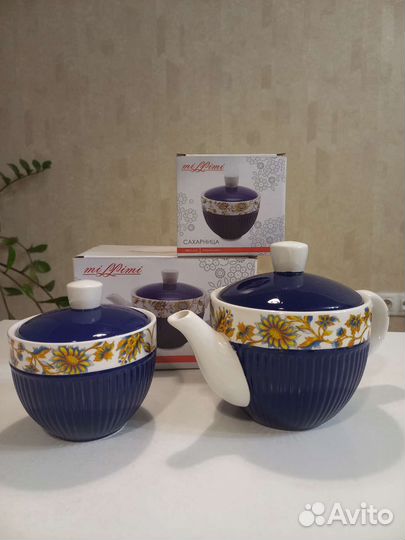 Чайник и сахарница новые