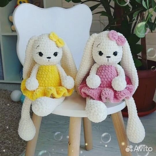 Зайчики. Ручная работа. Игрушки вязаные