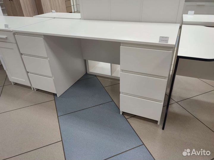 Стол письменный