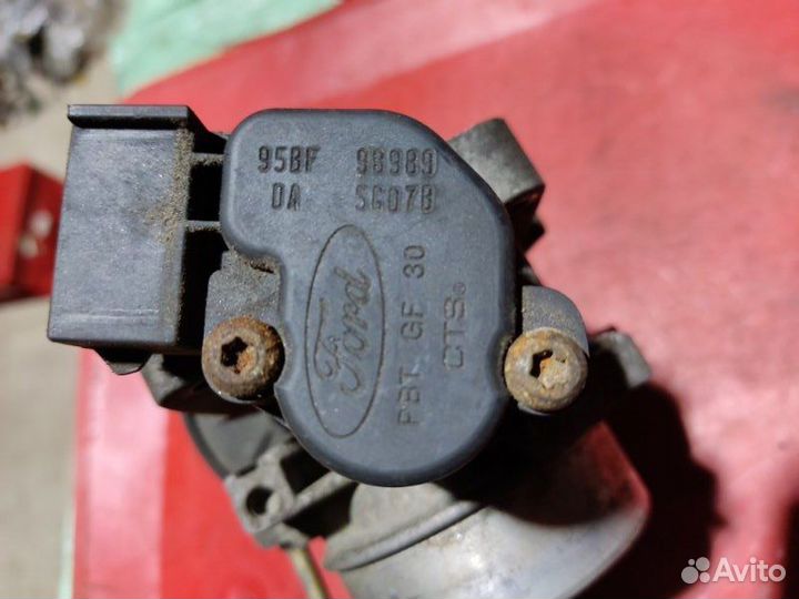 Заслонка дроссельная Ford Mondeo 2 лифтбек 1.8I