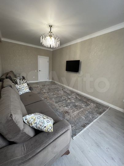 2-к. квартира, 72 м², 4/18 эт.