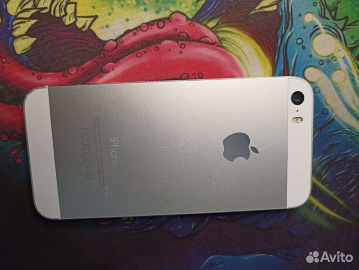 Телефон iPhone 5 se