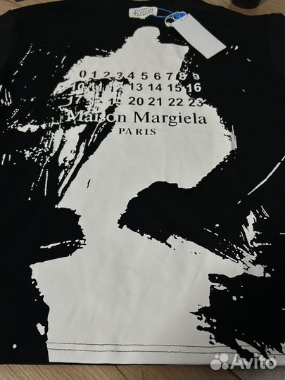 Футболка Maison Margiela черная с белым