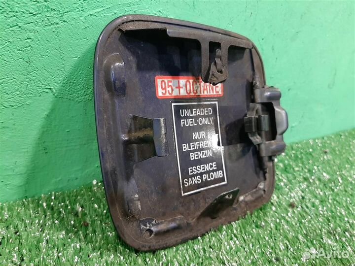 Лючок топливного бака Mitsubishi Carisma 2003