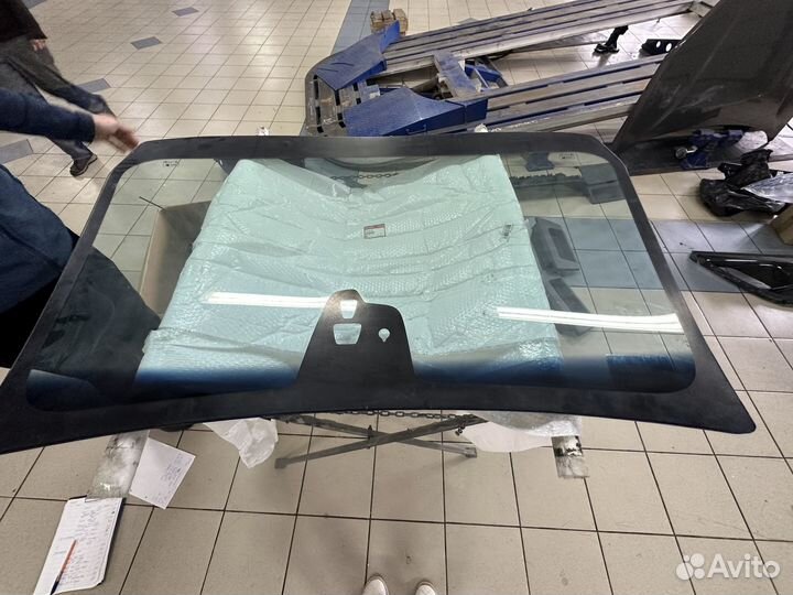 Стекло лобовое Вольво Volvo XC60