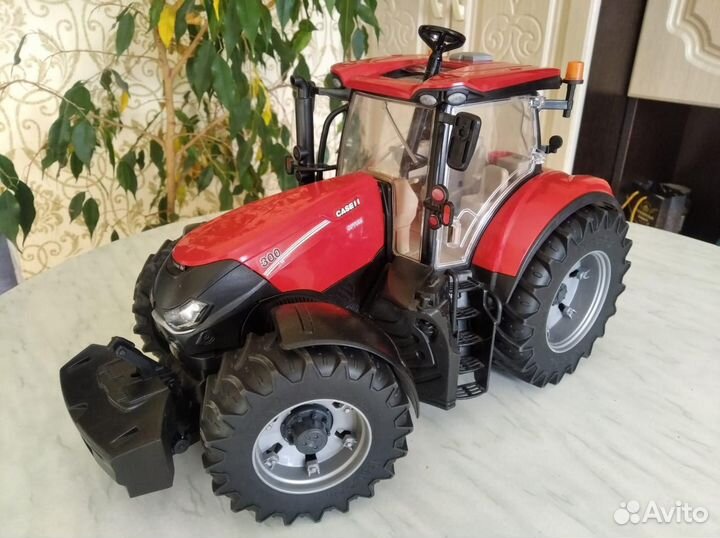 Трактор Bruder