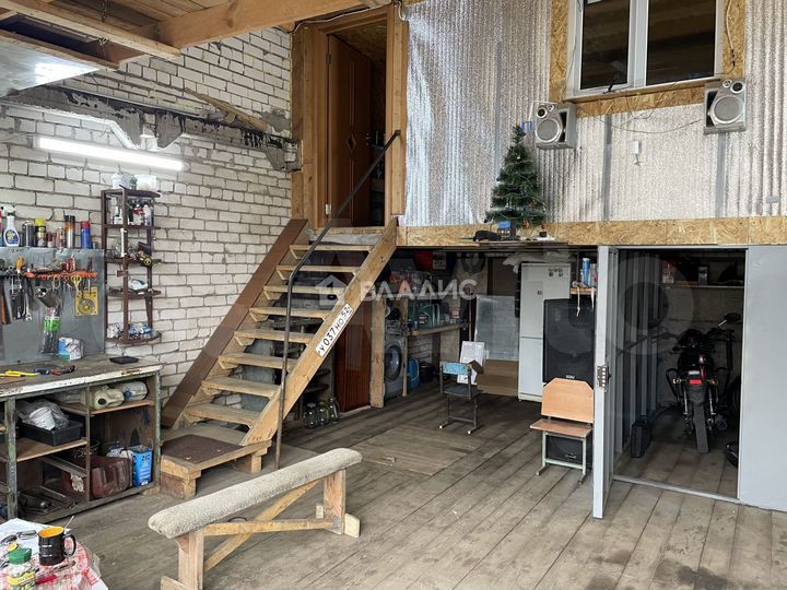 Гараж, > 30 м²