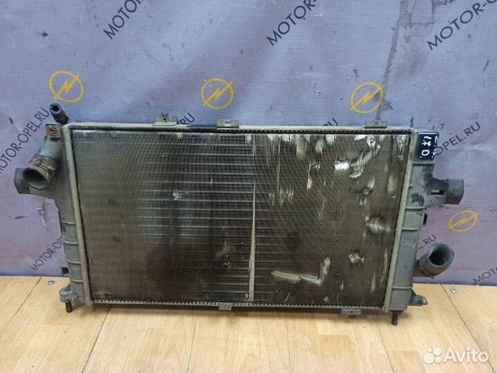 Радиатор двс Opel Zafira B минивэн Z17DTH 2007
