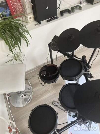 Электронные барабаны Alesis Nitro Mesh Kit