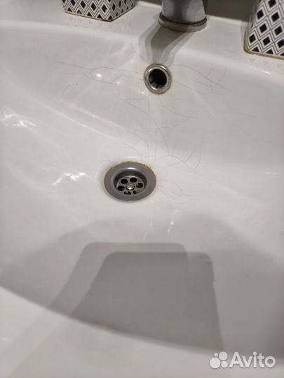 Тумба для ванной и зеркалом