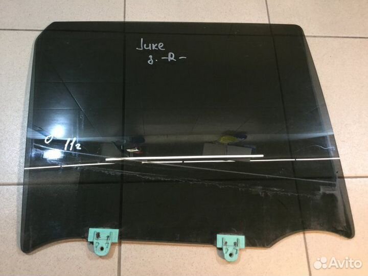 Стекло двери задней заднее правое Nissan Juke F15