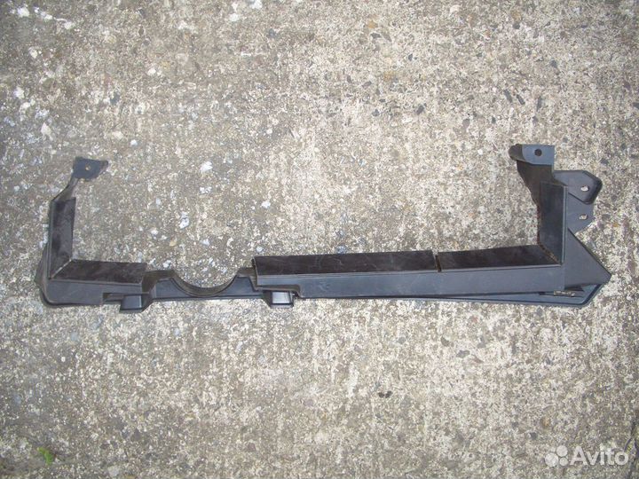 Дефлектор радиатора Рено Доккер с12