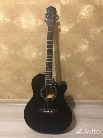 Акустическая гитара