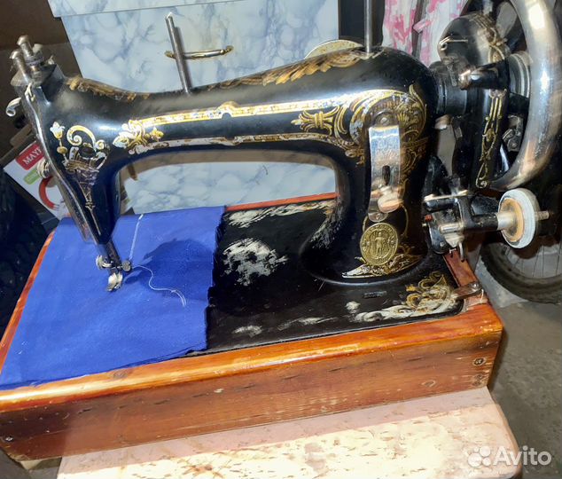 Швейная машина старинная