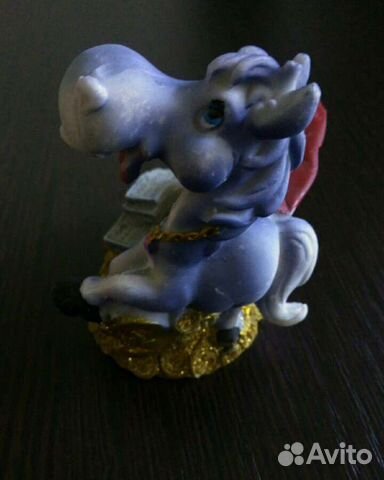 Настольная фигурка