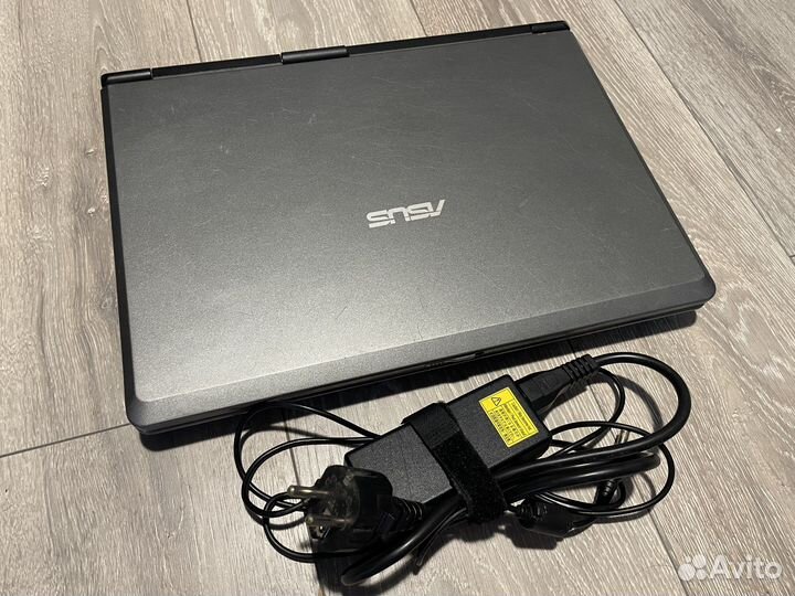 Ноутбук asus pro52rl
