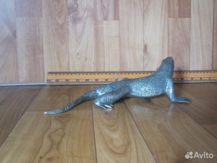 Статуэтки из бронзы
