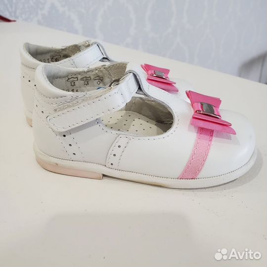 Туфли для девочки 23 размер белые