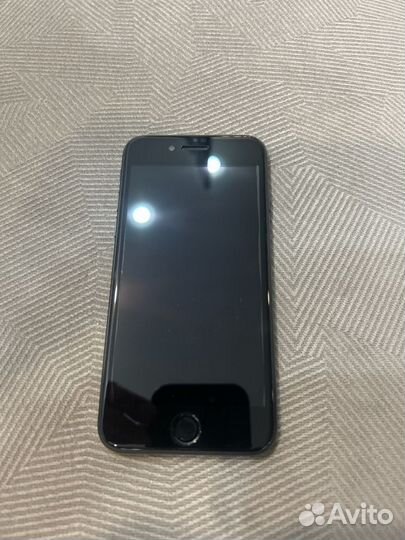 iPhone SE, 64 ГБ