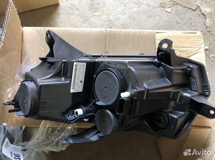 Фары Renault Logan 2 (с 2014г) новые