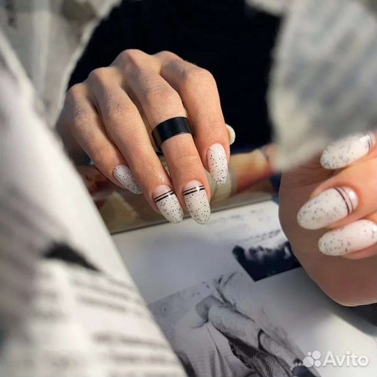 Маникюр, наращивание ногтей, красная речка