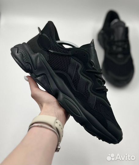 Кроссовки великаны Adidas ozweego