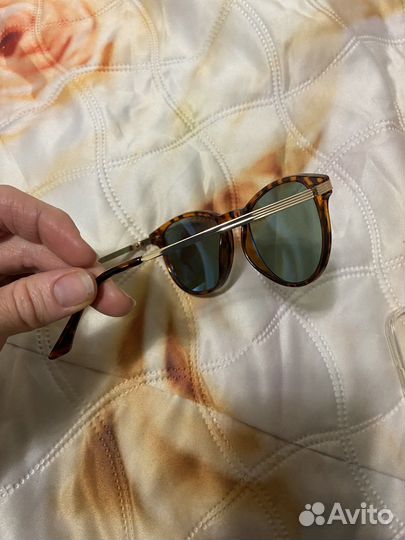 Солнцезащитные очки новые H&M