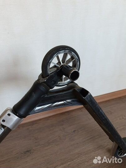 Трюковой самокат Crisp