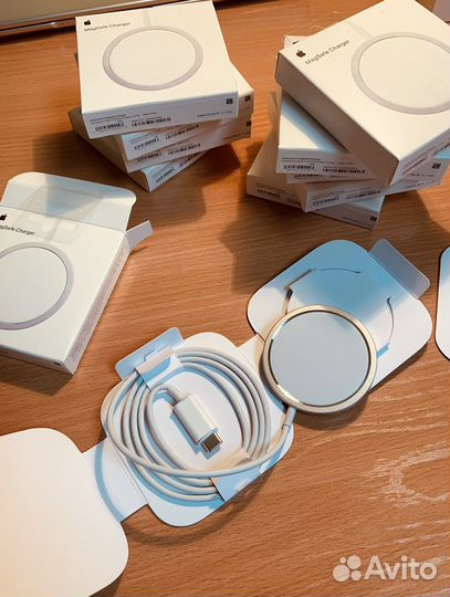 Magsafe Charger + наушники AirPods