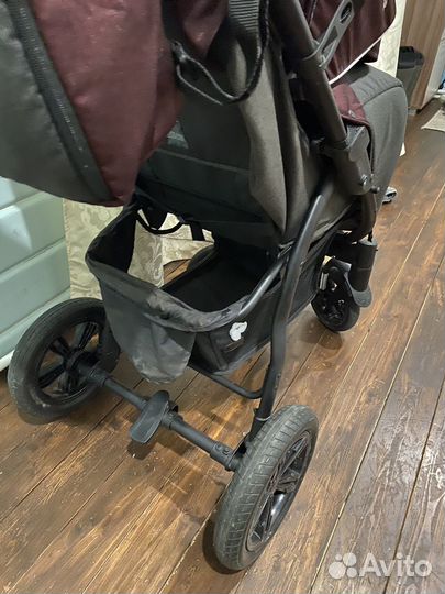 Прогулочная коляска