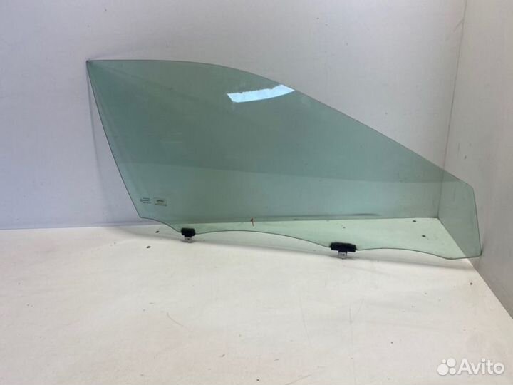 Стекло двери опускное переднее правое Toyota Camry