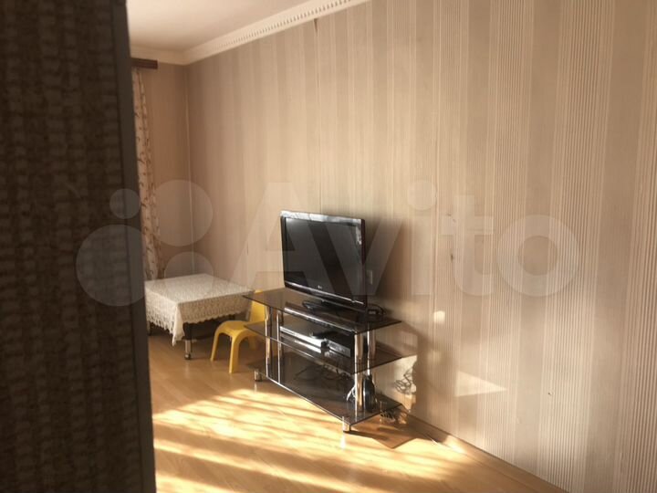 4-к. квартира, 85 м², 5/10 эт.