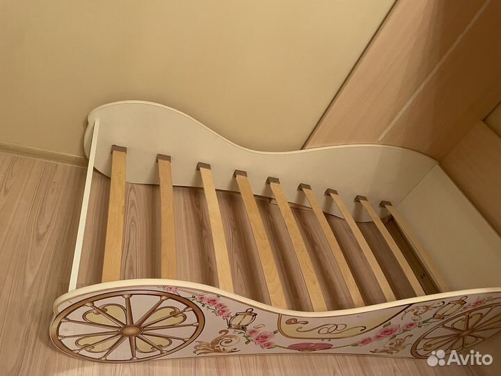 Кровать карета