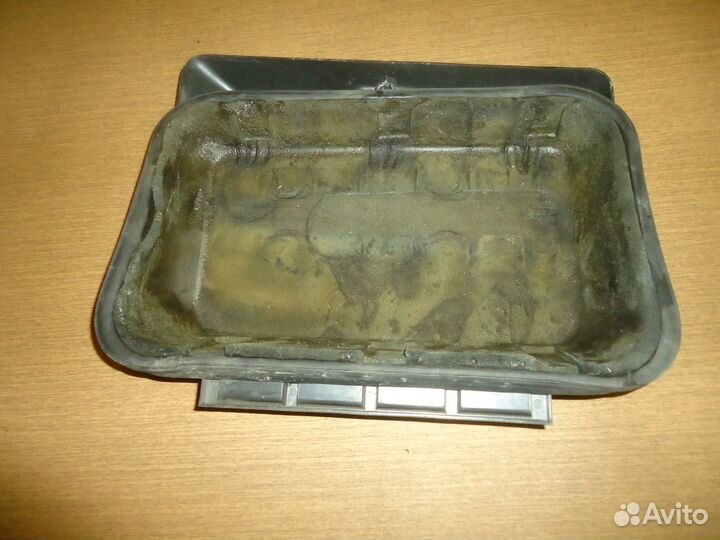 Кожух (крышка) фильтра Volkswagen LT (75-96)