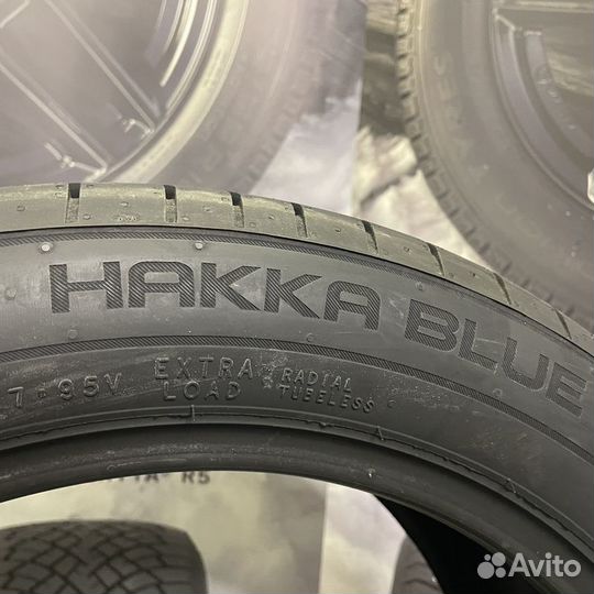 Nokian Tyres Hakka Blue 3 225/55 R16 99W