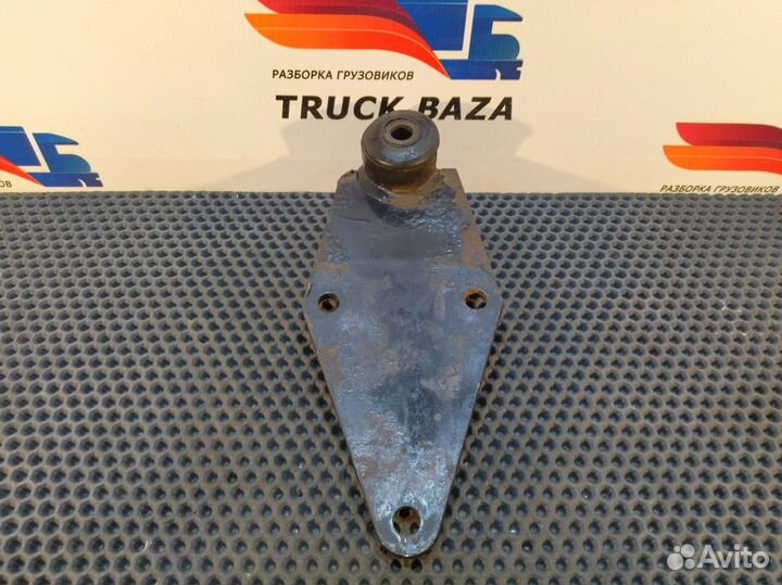 81413016082 Кронштейн рессоры передней Man L2000