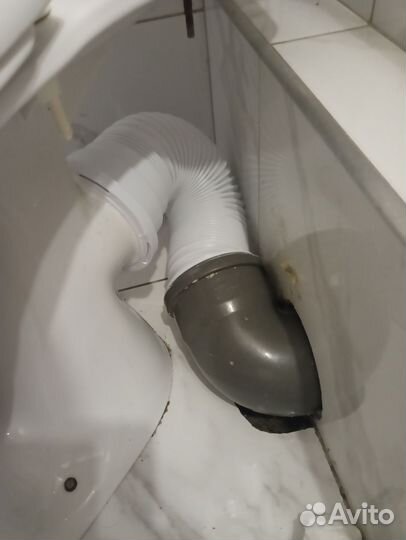 Услуги сантехника замена гофры на унитазе