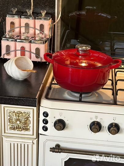 Кастрюля чугунная smeg