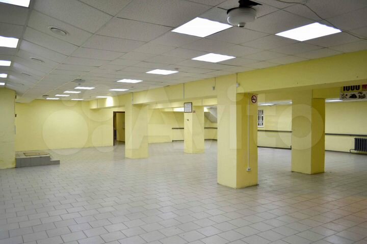 Сдам торговое помещение, 700 м²