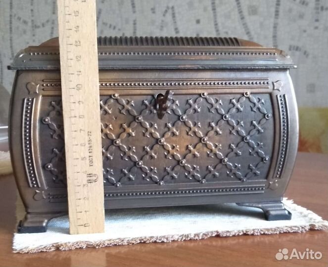 Шкатулка/ ларец/ сундучок с ключом. Винтаж