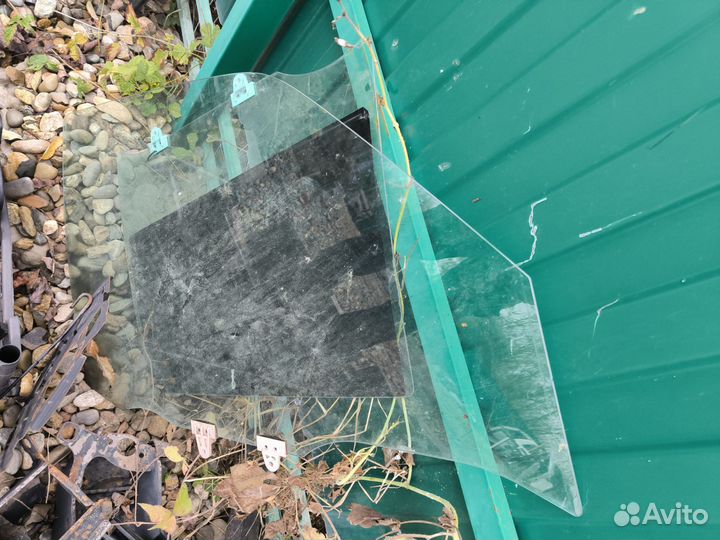 Nissan Juke 2012 F15 стекло двери переднее правое