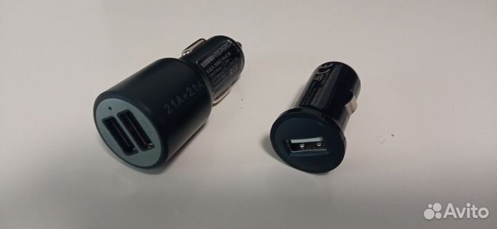 Два автомобильных зарядных устройства с USB, 2xUSB