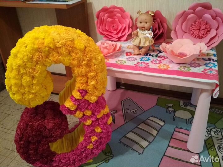 Цифра 3 на день рождения, цветы для украшения