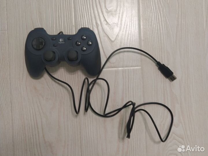 Геймпад Logitech Dual Action