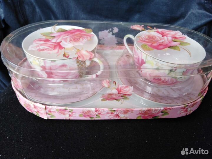 Чайные чашки с блюдцами